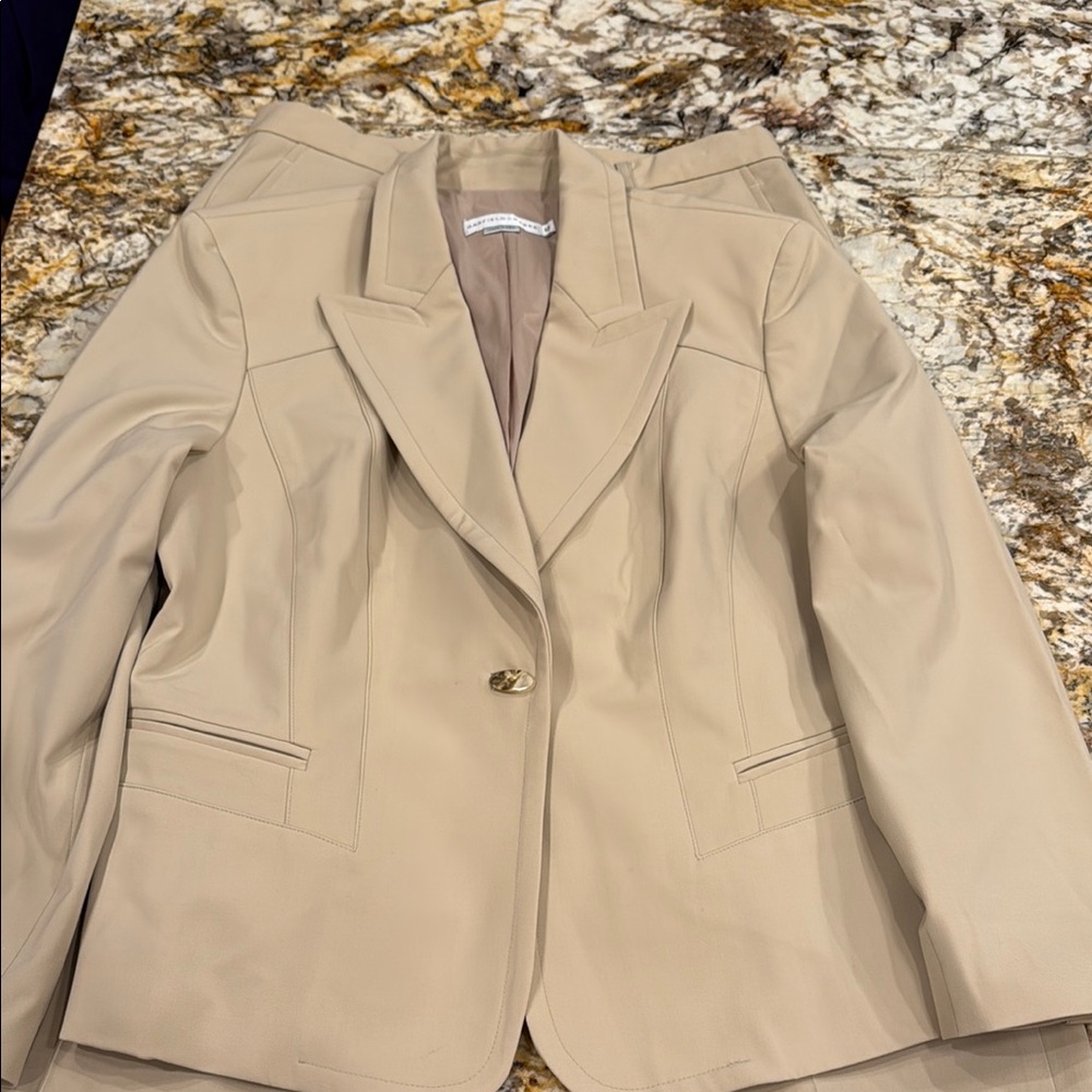 💓GARFIELD & MARKS SUIT CAMEL SIZE 12 WOMEN’S NWOT!